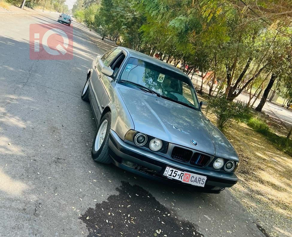 بی ئێم دەبڵیو سیریەس 5